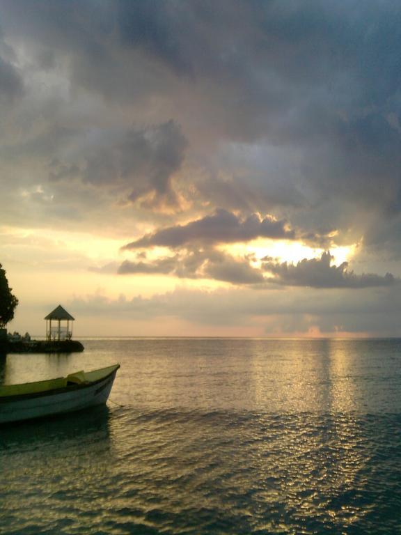 Shades Cottage Guesthouse Blue Hole Exterior foto